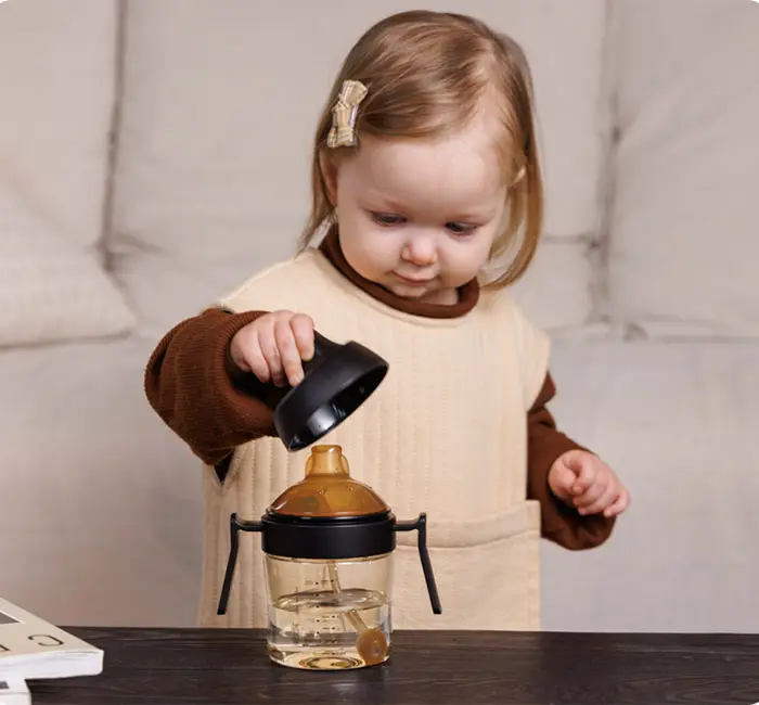 Giải thích về cốc uống nước dễ vệ sinh HEORSHE: Vì sao HEORSHE là lựa chọn yêu thích của mọi bậc phụ huynh