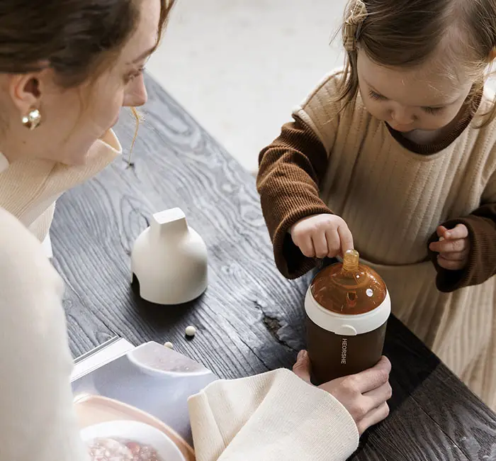 Hiểu về kích cỡ núm vú bình sữa: Khi nào và tại sao cần thay đổi